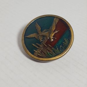 Vtg. 1976  Indiana Metal Craft Flying Ducks Geese Waterfowl Brass Belt Buckle